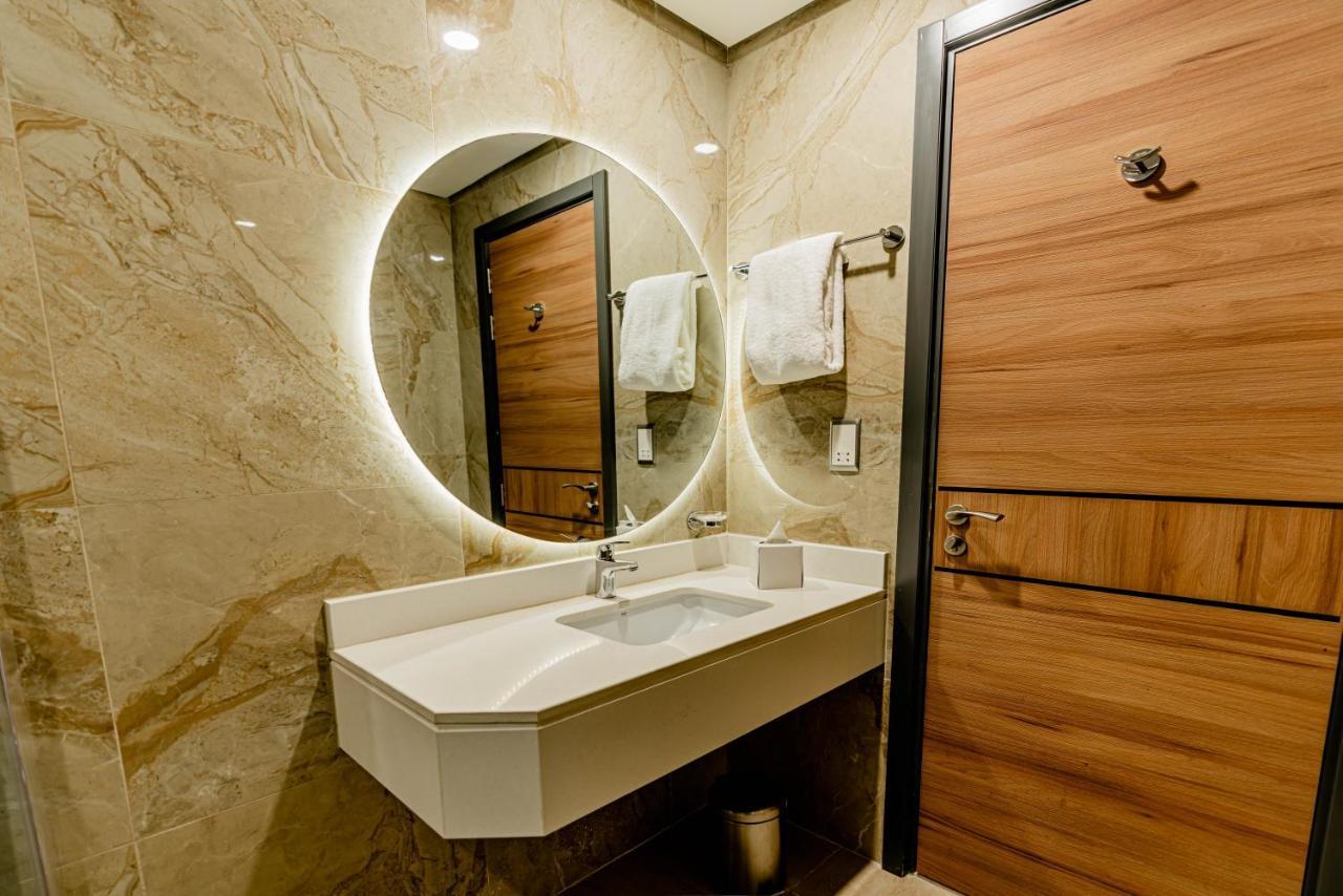 Resivation Hotel Dubai Exterior foto